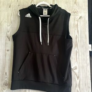 Adidas basketball large sleeveless hoodie, pull over front pockets, black men’s